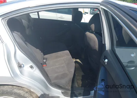 2010 Nissan Altima 2.5 S z USA, uszkodzony, nr VIN 1N4AL2AP0AC142759